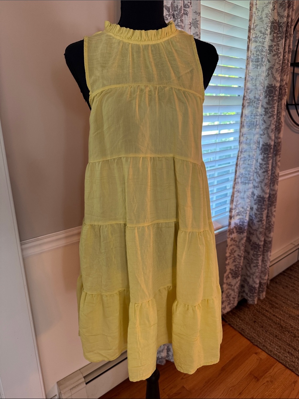 Peach Love California Yellow Tiered Mini Halter Neck Summer Dress Size Small